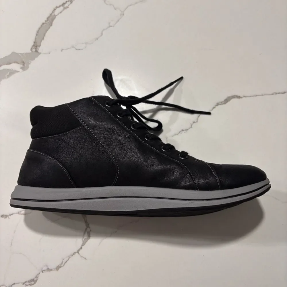 Clarks | Women's Breeze Glide Lace-Up Zip Cloudsteppers Sneakers Black Size 8.5